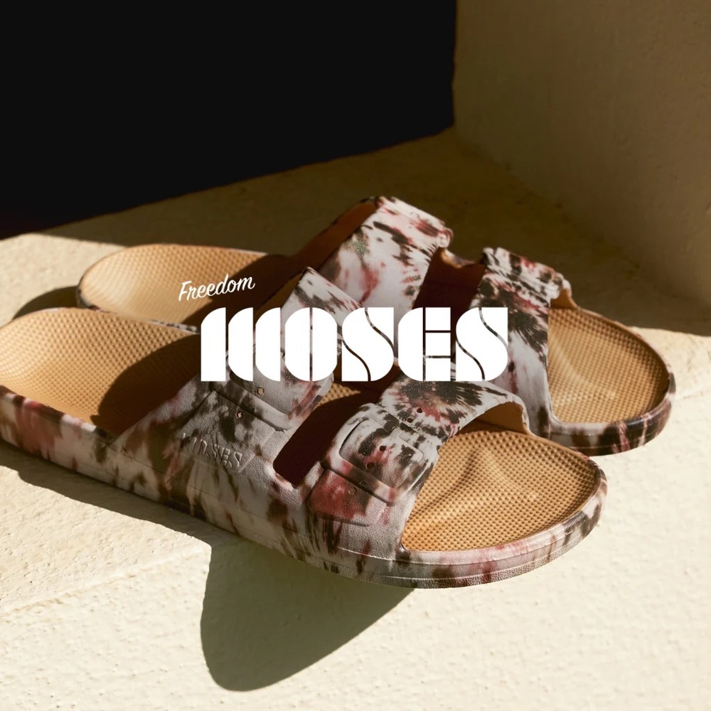 New🌟FREEDOM MOSES-JOPLIN CAMEL
Printed Two-Strap Slides